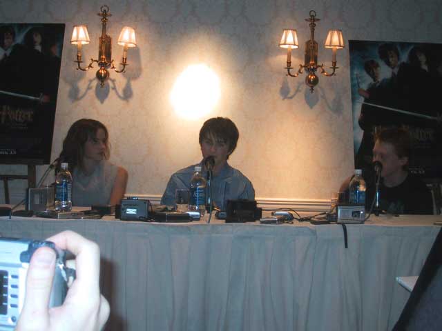 EEW_2002event_hp_cos_ny_press_con_001.jpg