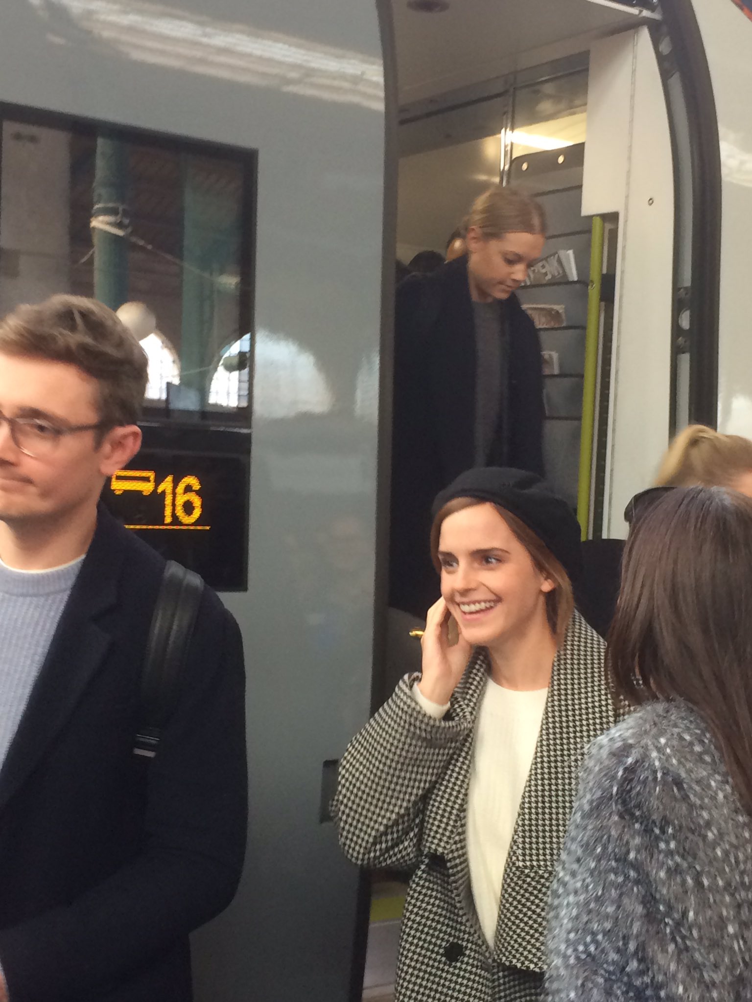 EEW_2017candid_feb19_arrives_in_paris_02.jpg
