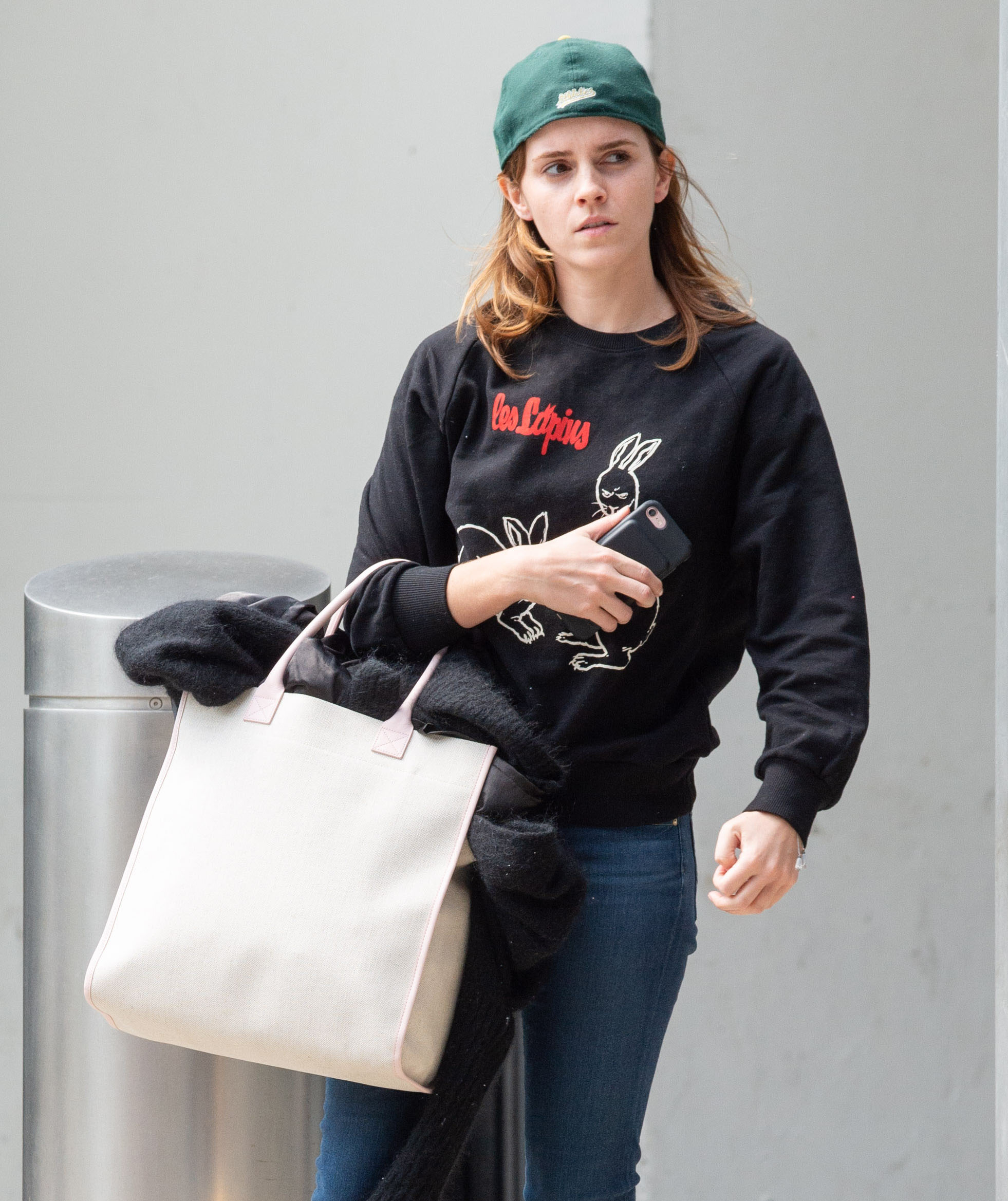 EEW_2019candid_arrives_to_jfk_airport_nyc_003.jpg EEW_2019candid_arrives_to_jfk_airport_nyc_003.jpg