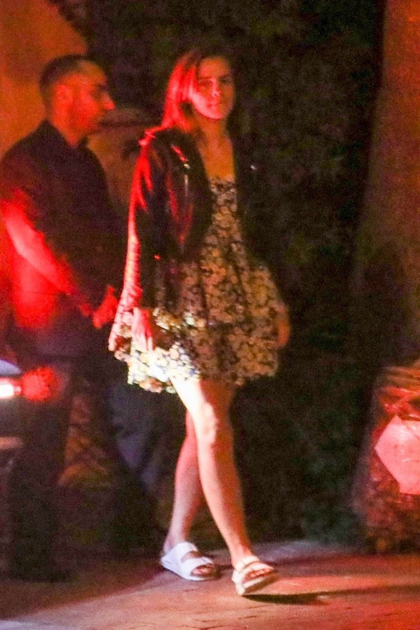 EEW_2019candid_aug7_arrives_at_the_bungalow_019.jpg