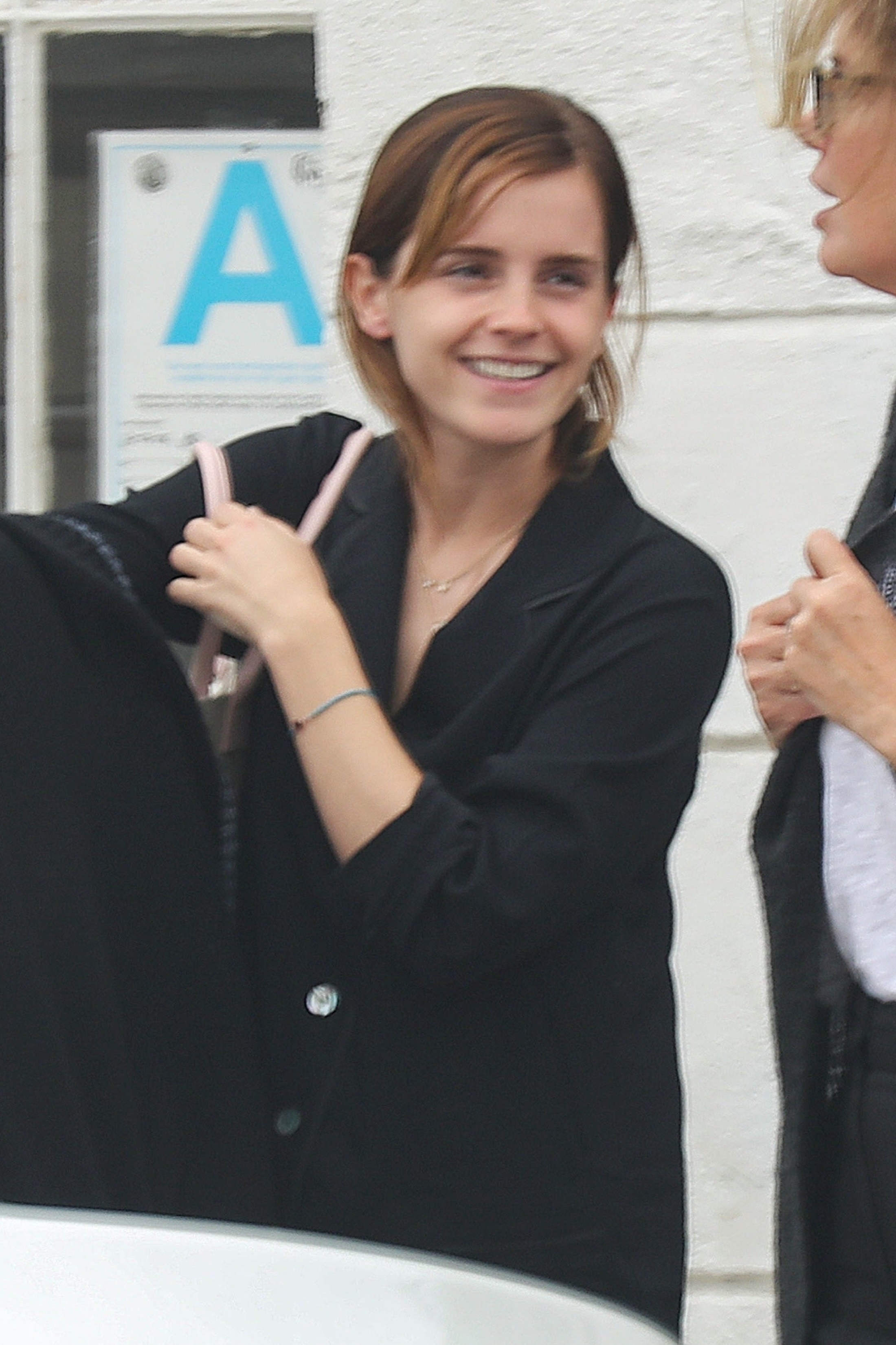 EEW_2019candid_out_for_coffee_in_venice_ca_018.jpg