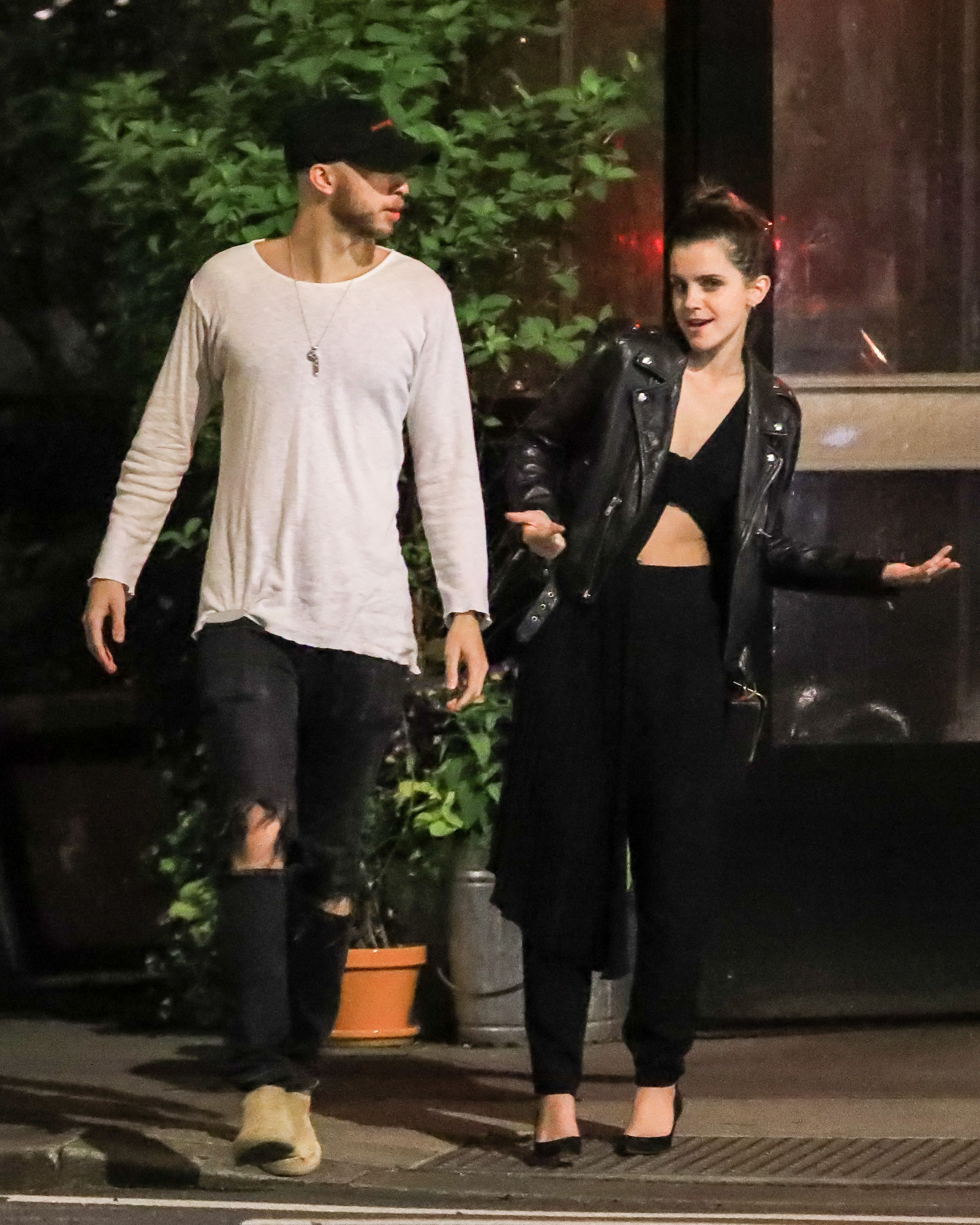 EEW_2019candid_out_with_cole_cook_in_nyc_003.jpg