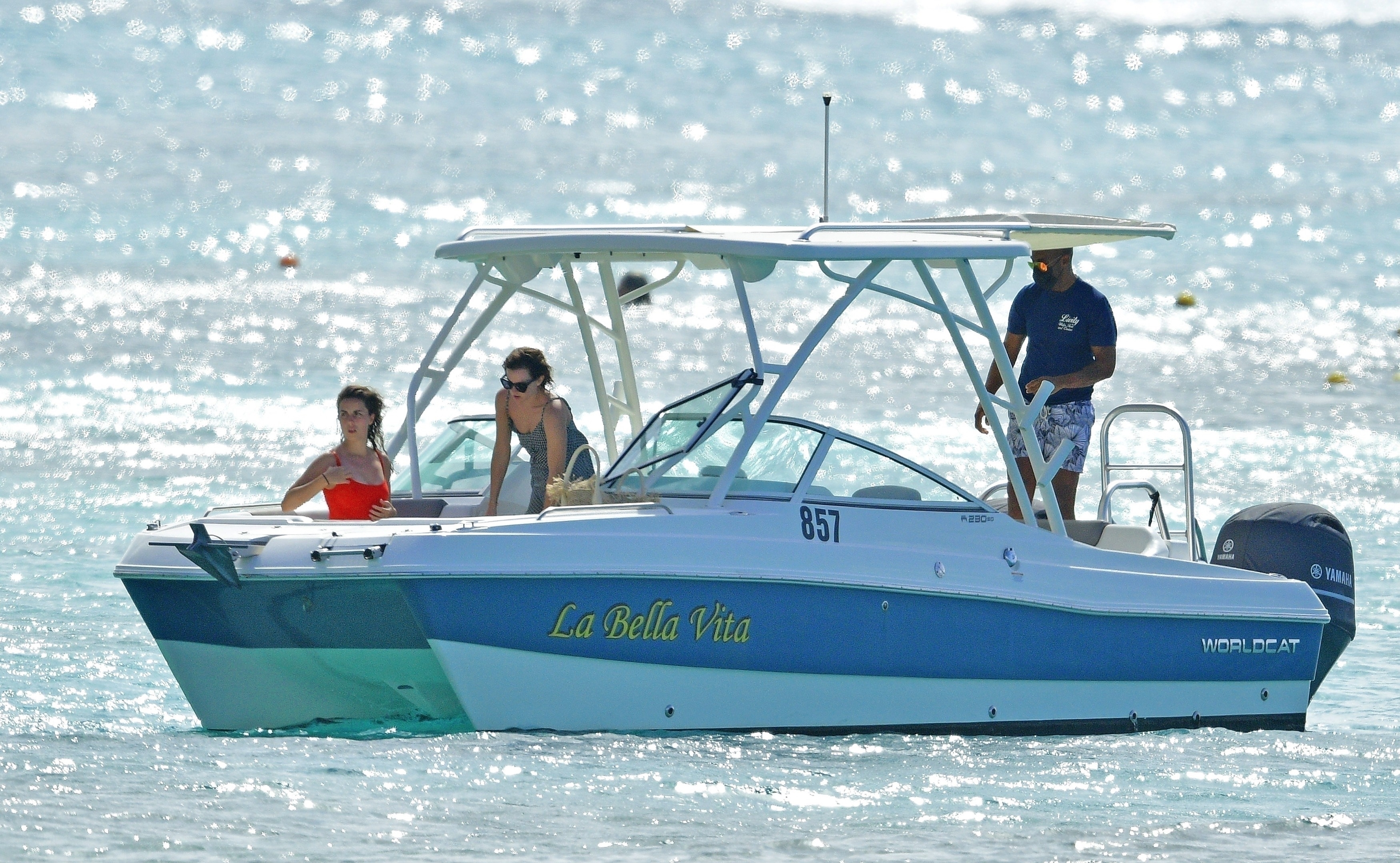 EEW_2021candid_dec12_at_a_beach_in_barbados_043.jpg EEW_2021candid_dec12_at_a_beach_in_barbados_043.jpg