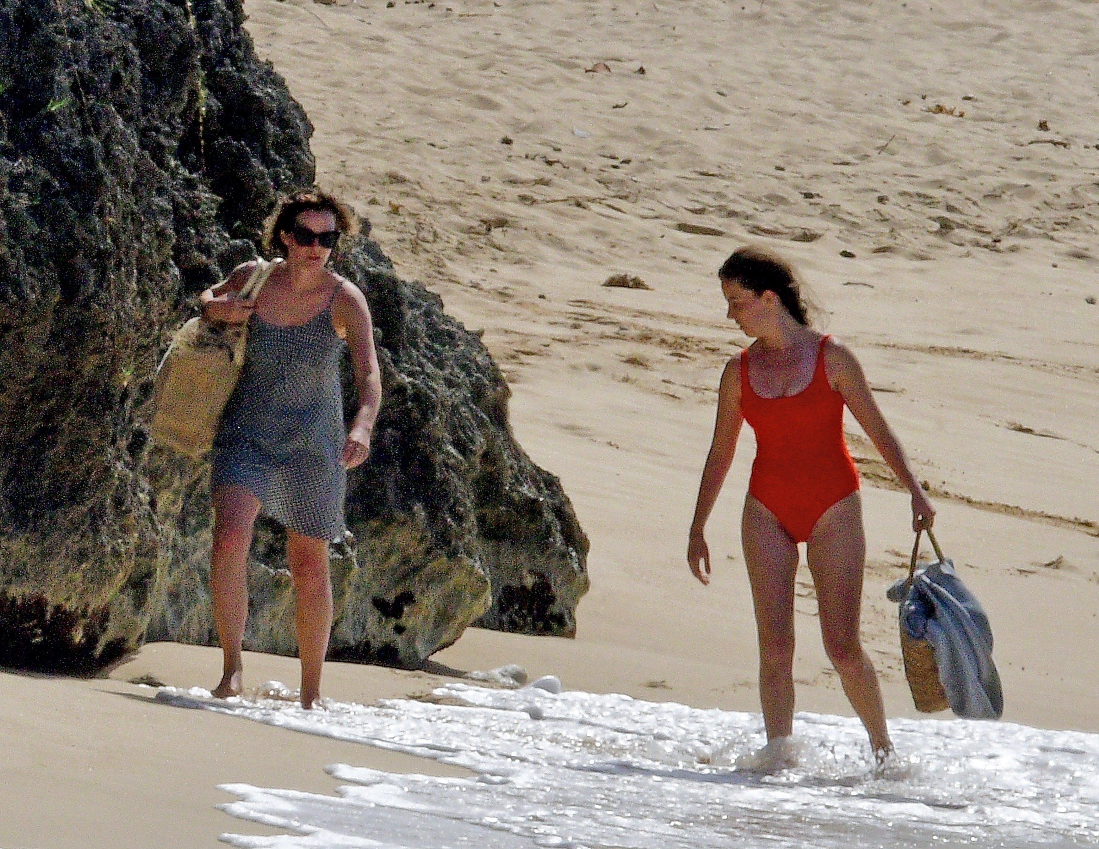 EEW_2021candid_dec12_at_a_beach_in_barbados_068.jpg