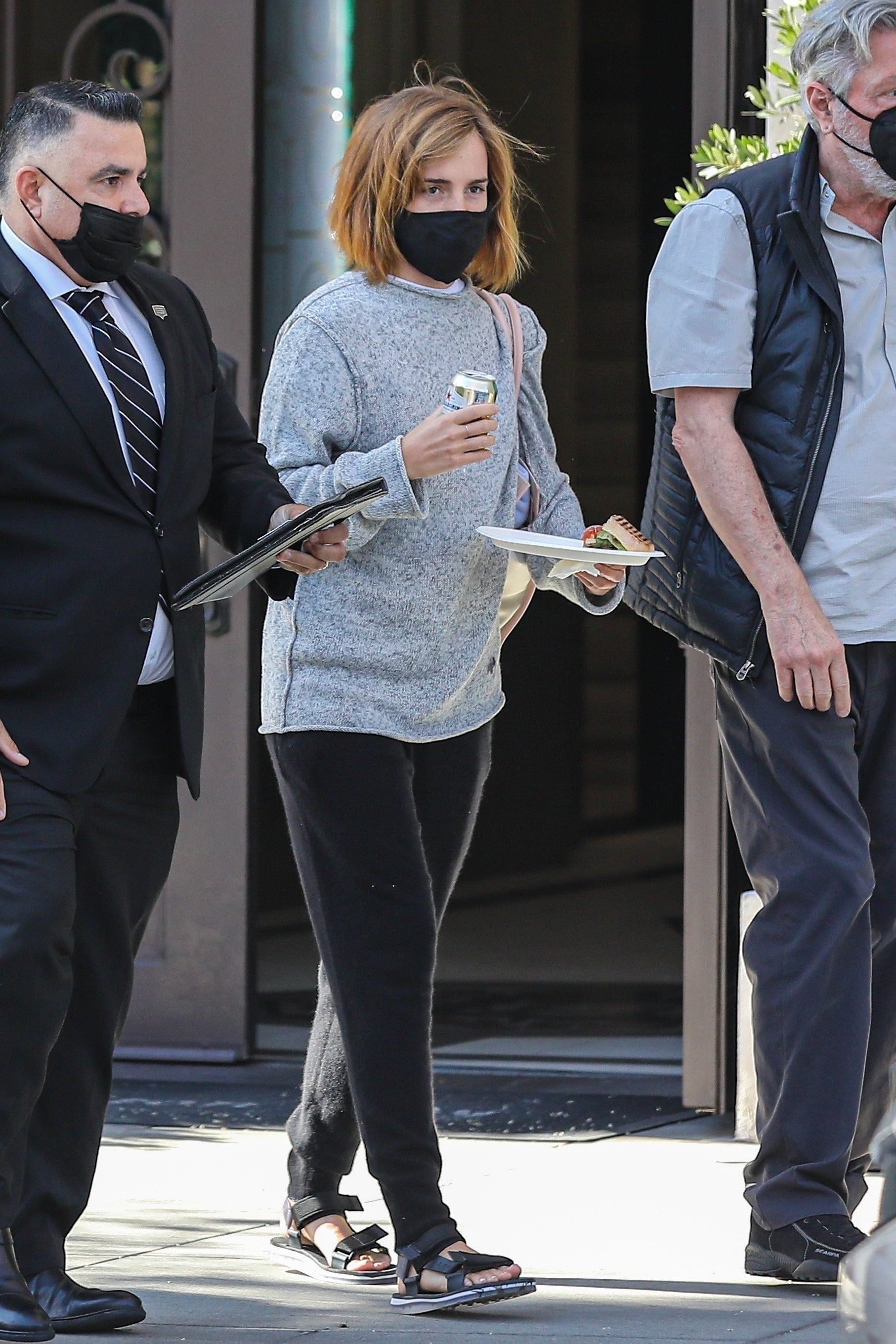 EEW_2021candid_healthy_lunch_out_in_beverly_hills_005.jpg EEW_2021candid_healthy_lunch_out_in_beverly_hills_005.jpg