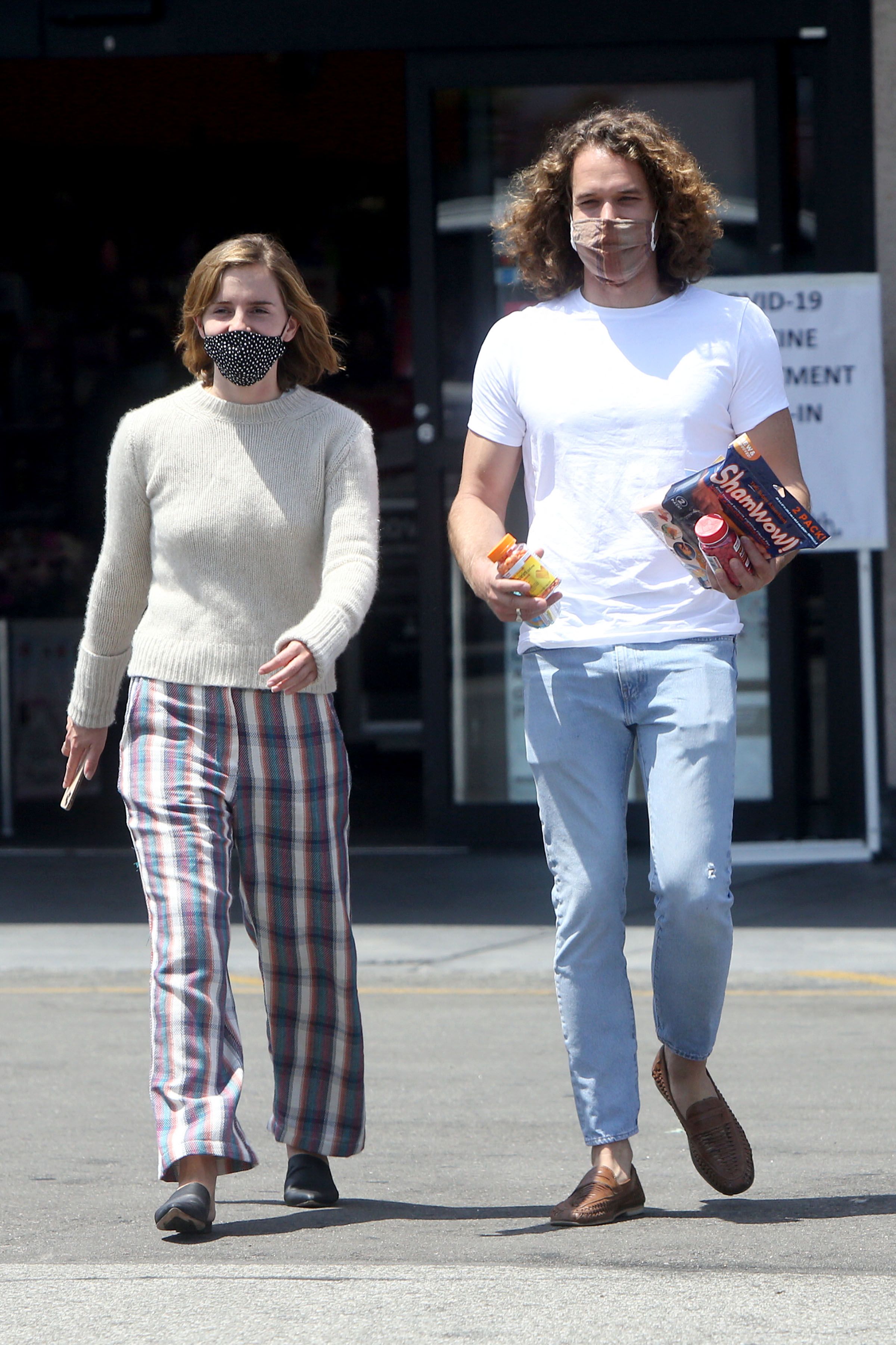 EEW_2021candid_may13_out_in_la_007.jpg
