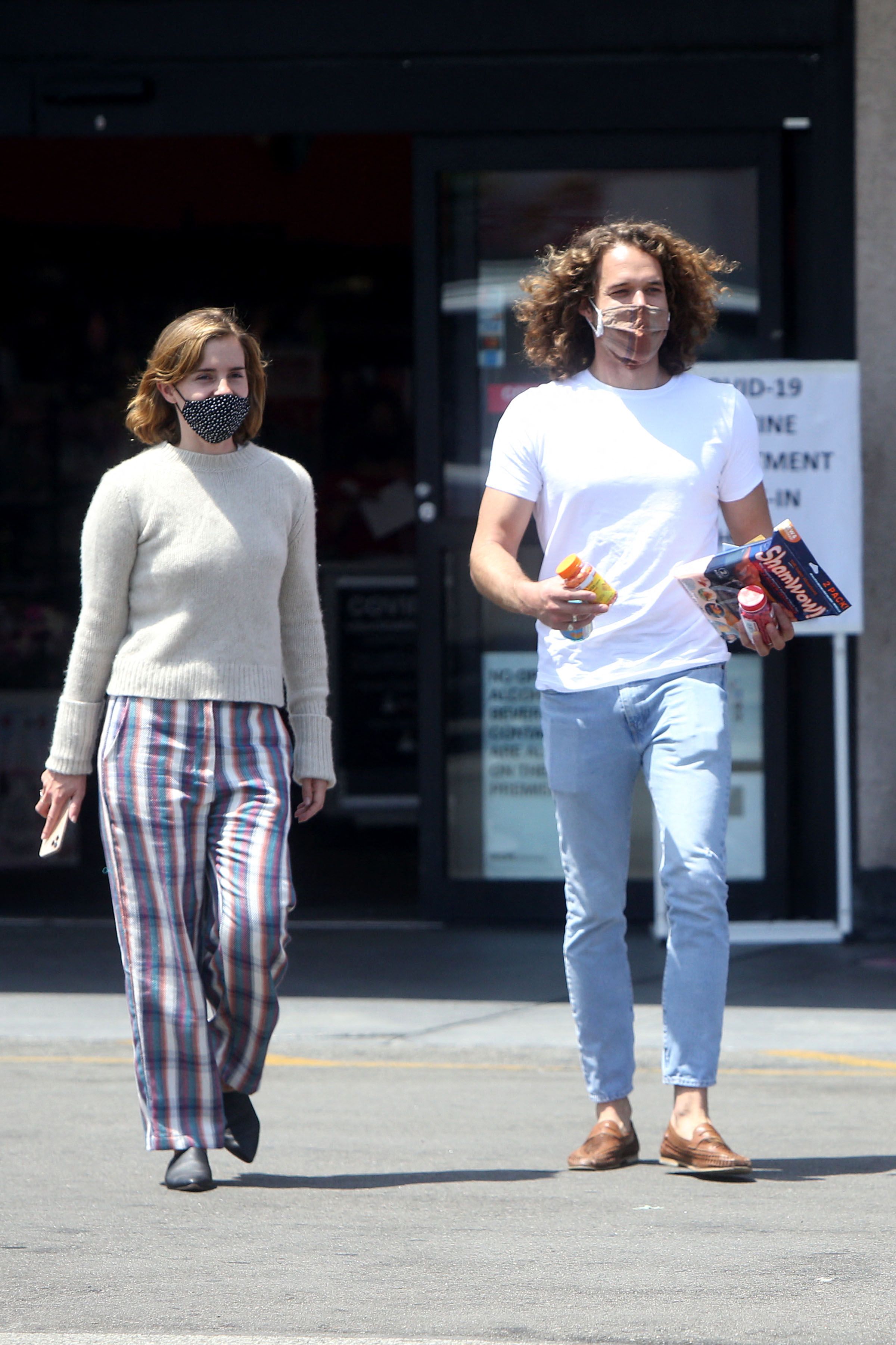 EEW_2021candid_may13_out_in_la_018.jpg