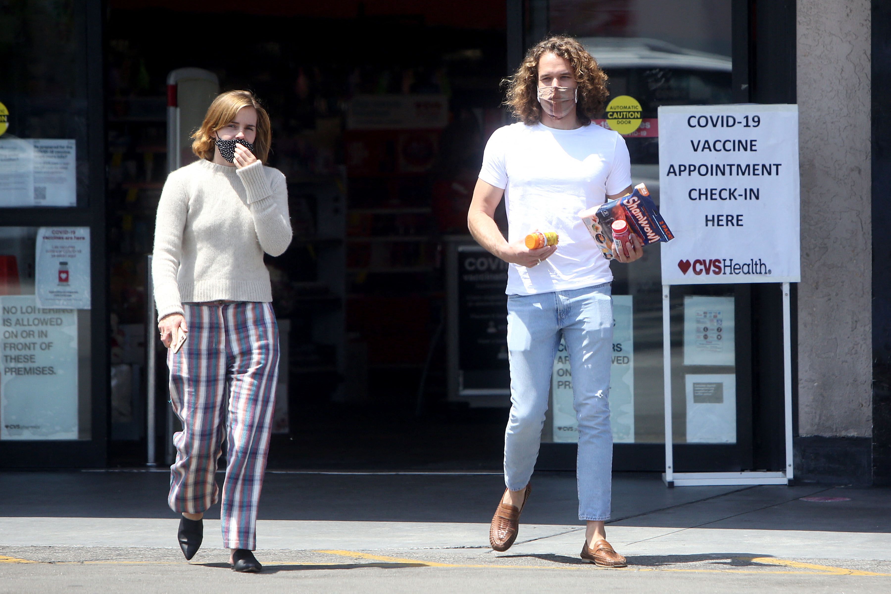 EEW_2021candid_may13_out_in_la_024.jpg