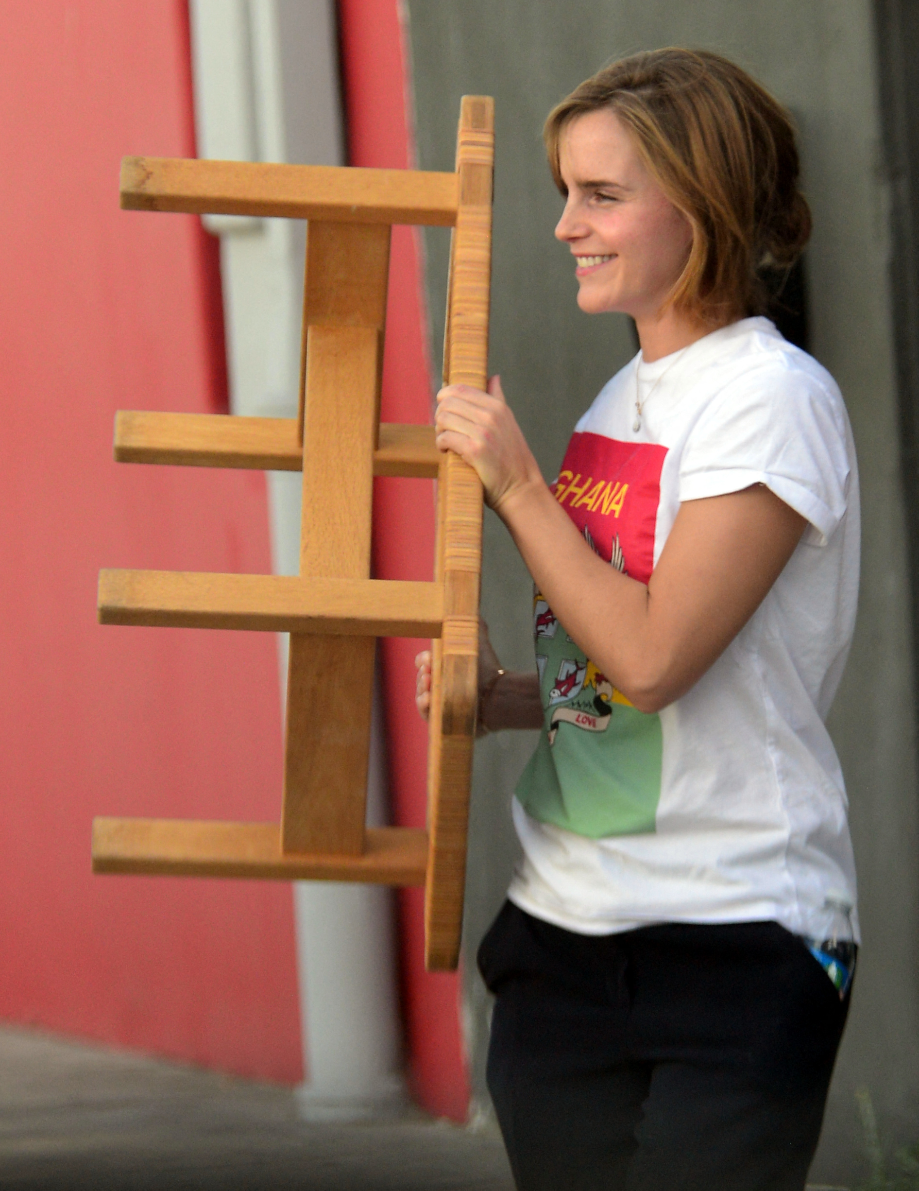 EEW_2021candid_may5_shops_for_furniture_in_la_007.jpg EEW_2021candid_may5_shops_for_furniture_in_la_007.jpg