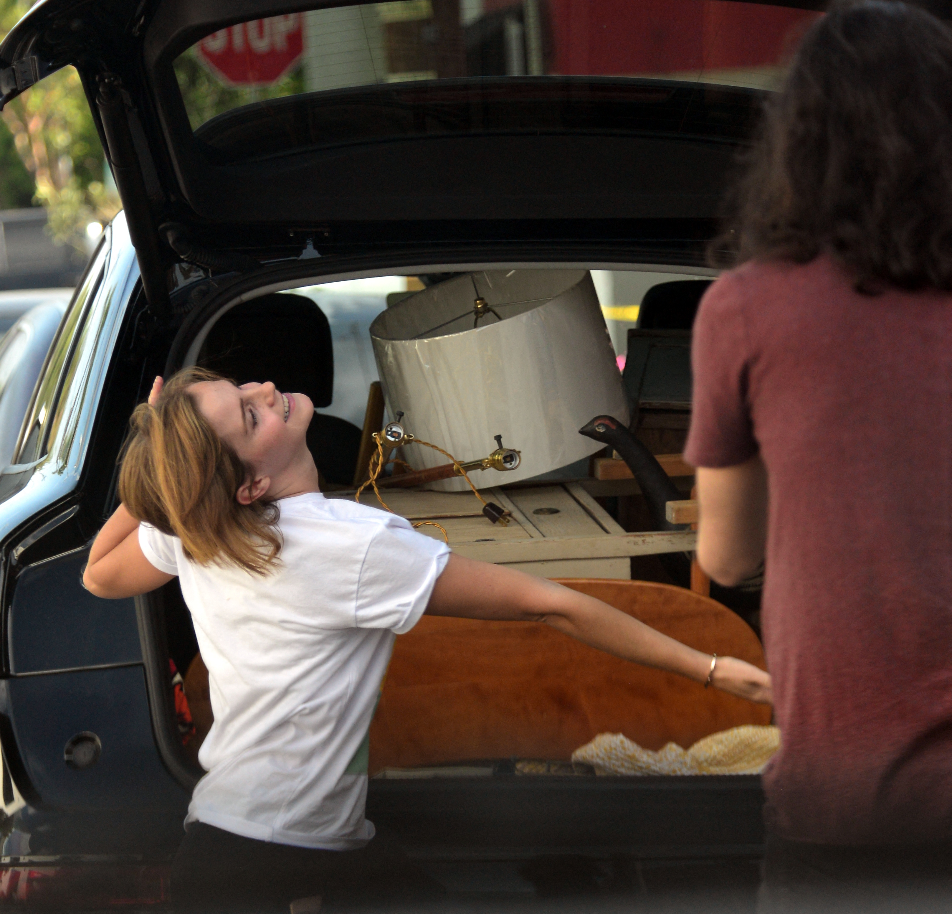 EEW_2021candid_may5_shops_for_furniture_in_la_009.jpg EEW_2021candid_may5_shops_for_furniture_in_la_009.jpg