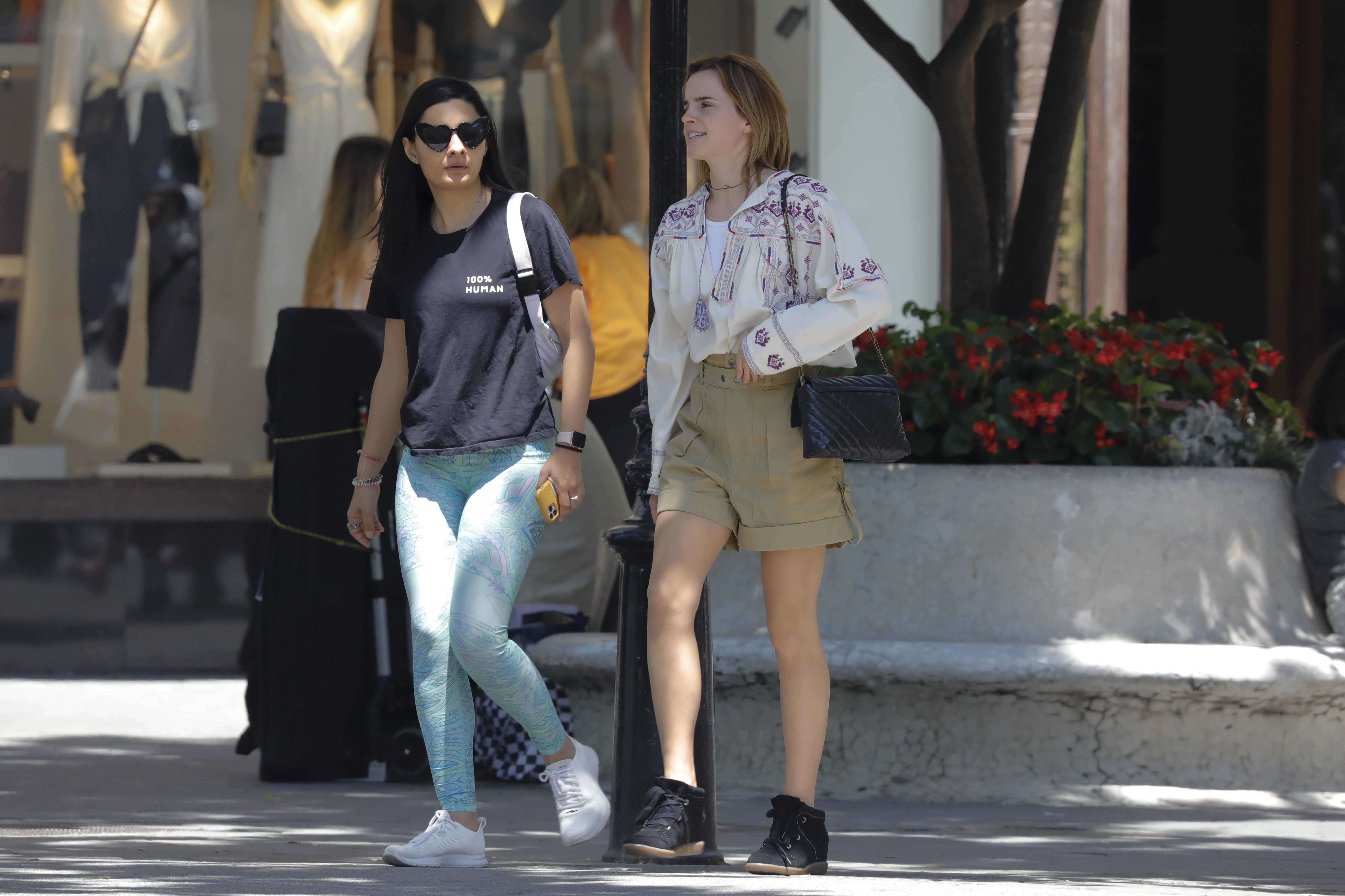 EEW_2022candid_june1_shopping_in_barcelona_016.jpeg EEW_2022candid_june1_shopping_in_barcelona_016.jpeg