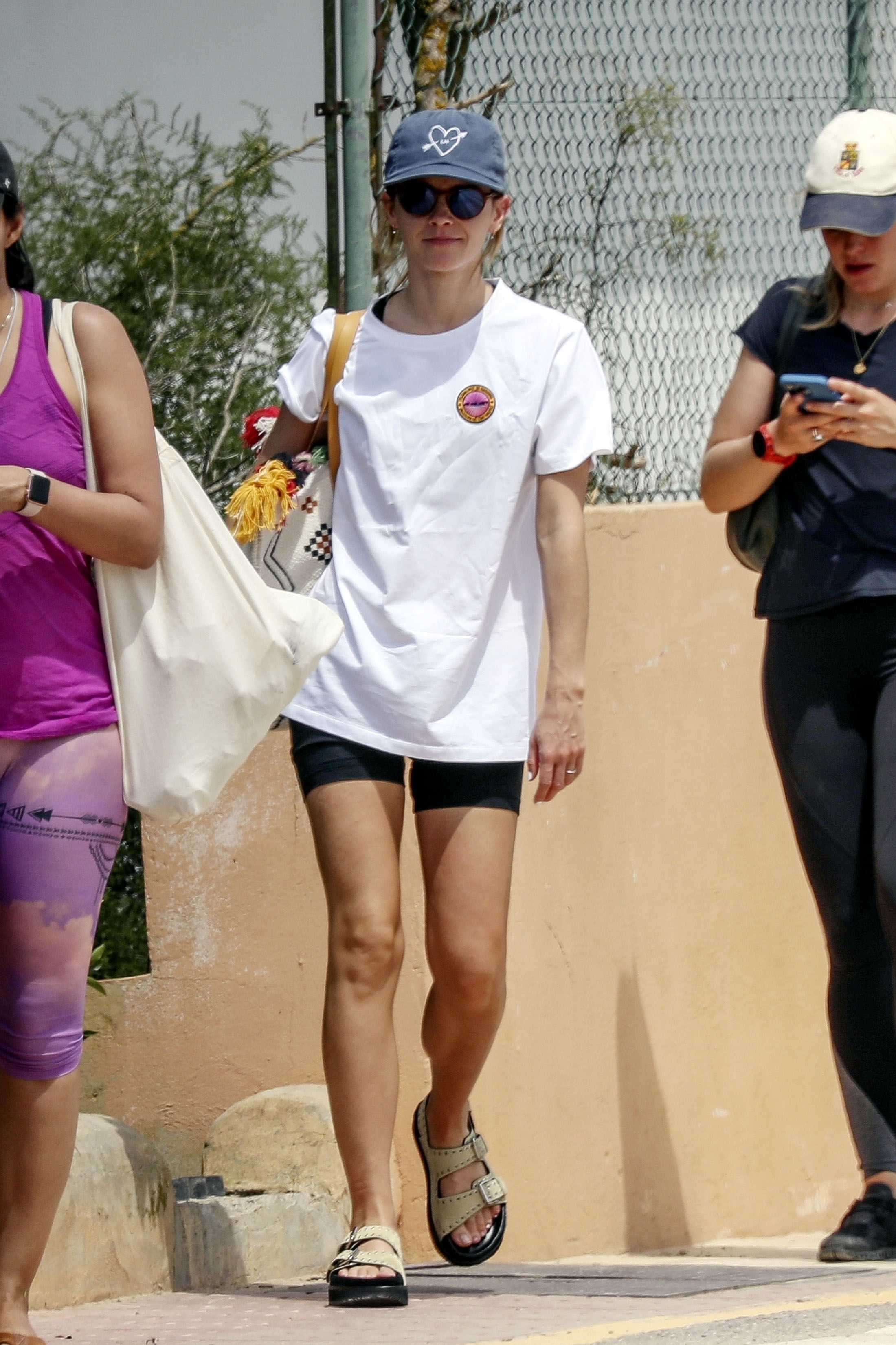 EEW_2022candid_june6_plays_tennis_in_ibiza_spain_058.jpg