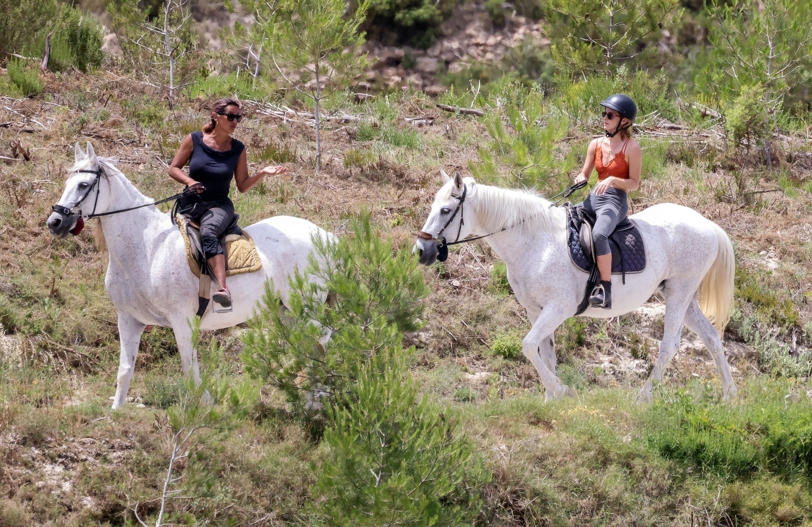 EEW_2022candid_june7_riding_horse_ibiza_spain_010.jpg