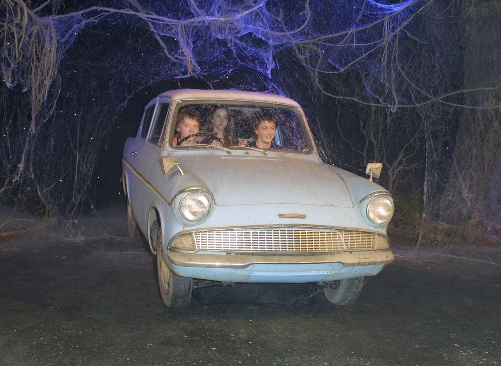 EEW_2003event_april8_harry_potter_cos_dvd_launch_party_015.jpg