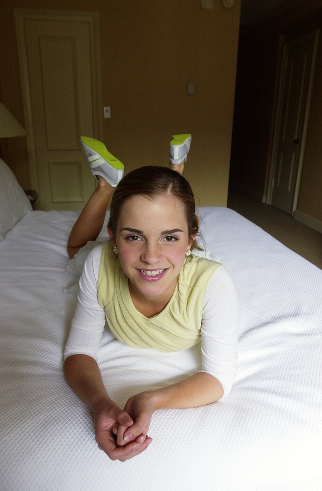 EEW_2003shoot_linda_rosier_hotel_room_003.jpg