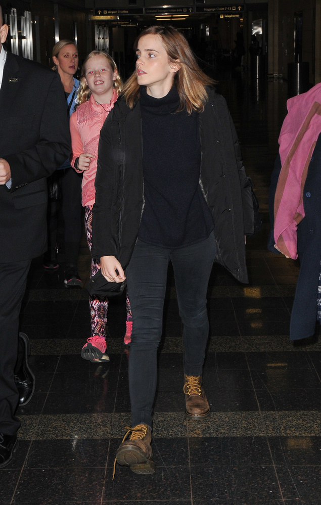 EEW_2017candid_jan20_arrives_in_washingtondc_with_her_mom_07.jpg