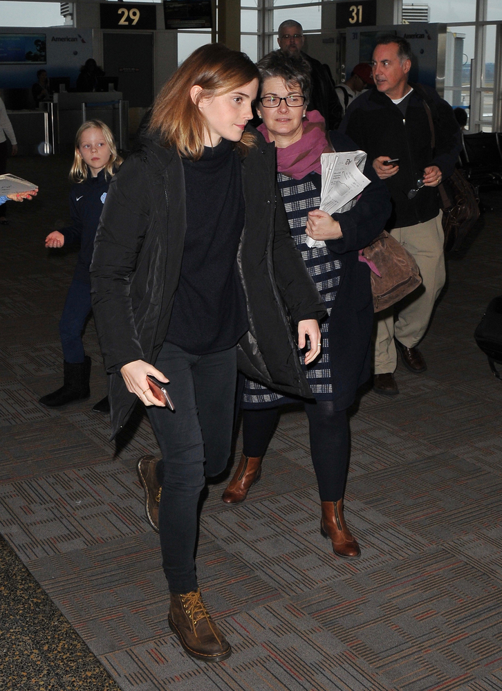 EEW_2017candid_jan20_arrives_in_washingtondc_with_her_mom_12.jpg