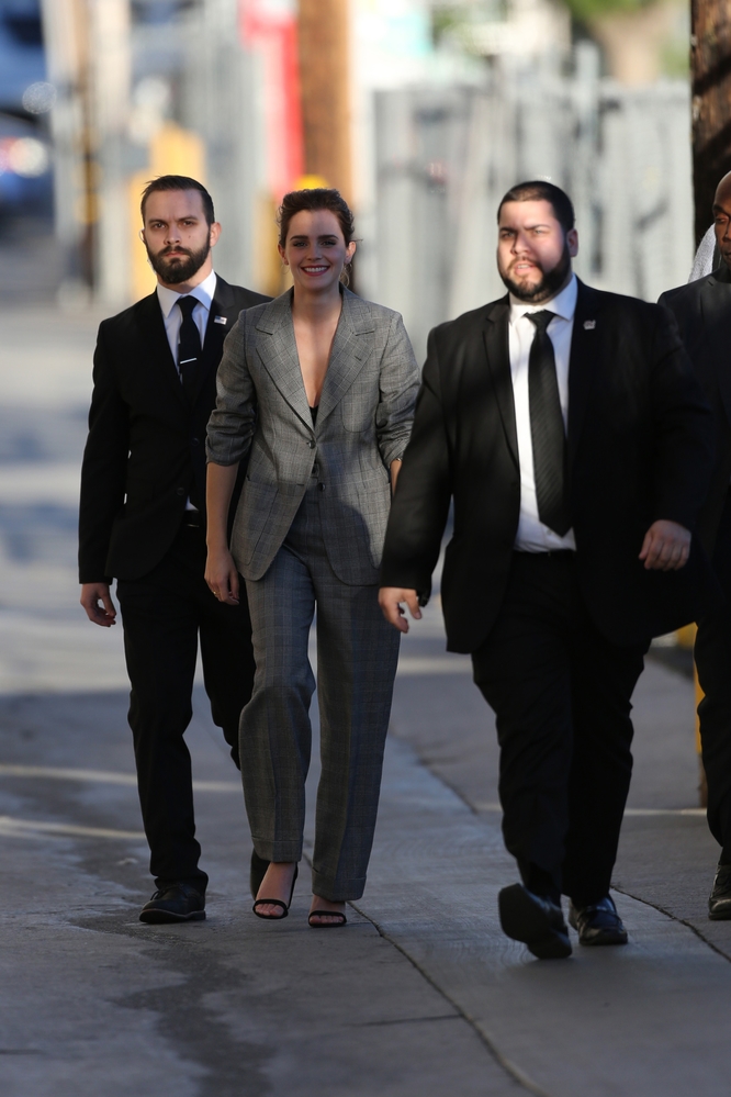 EEW_2017candid_mar6_arrives_to_jimmy_kimmel_live_in_la_06.jpg