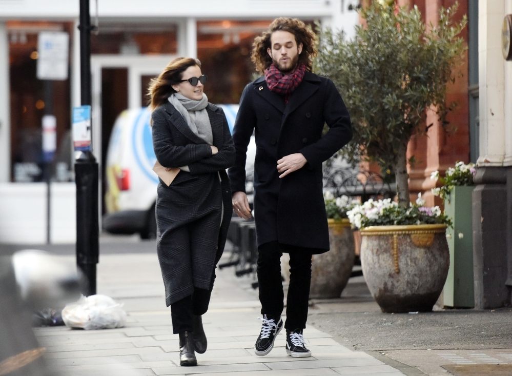 EEW_2019candid_dec18_out_for_lunch_in_london_016.jpg