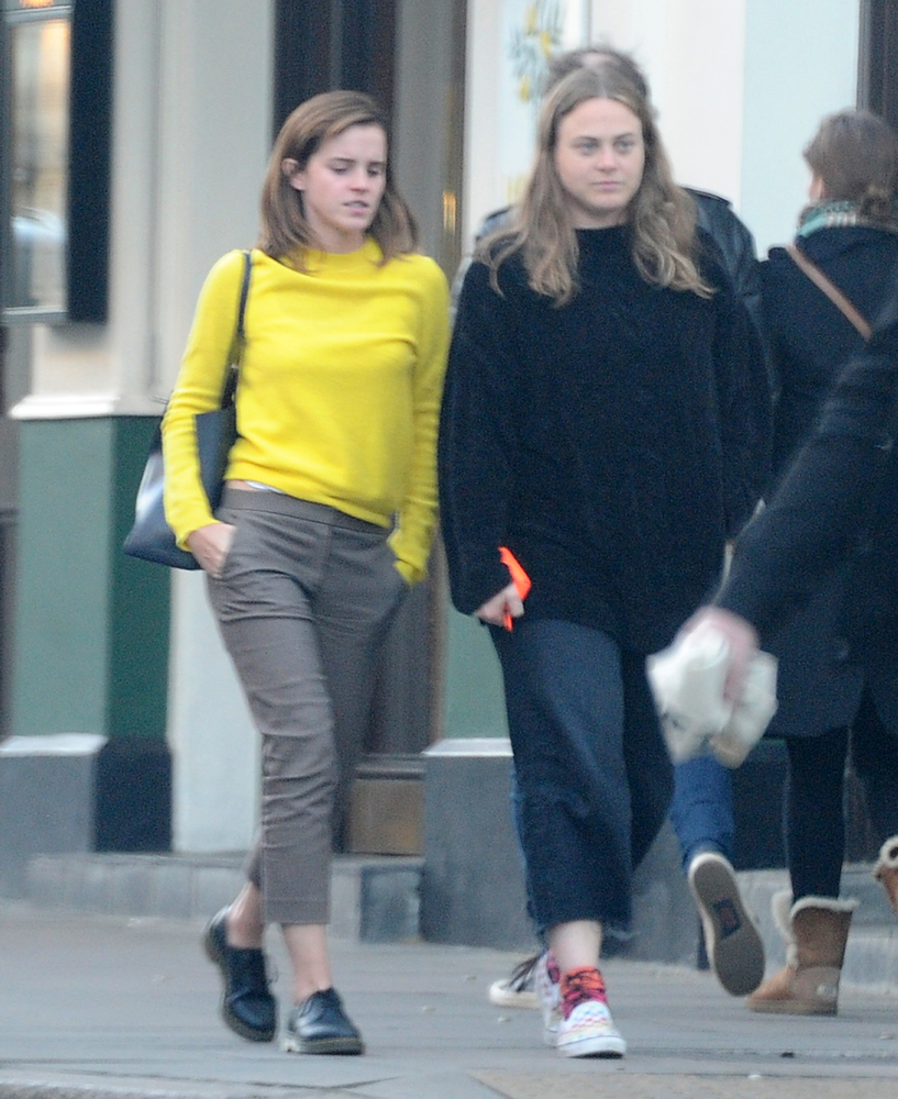 EEW_2019candid_out_for_lunch_in_primrose_hill_london_008.jpg
