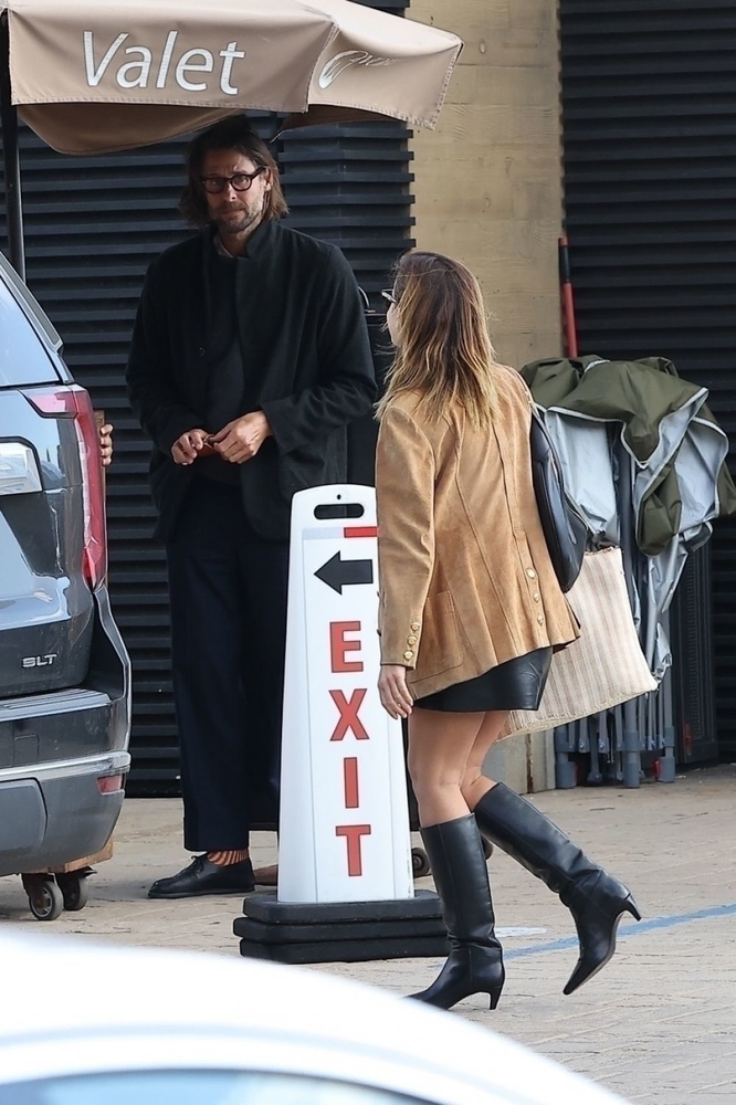 EEW_2023candid_march24_leaves_lunch_at_nobu_in_malibu_006.jpg