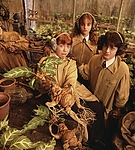 EEW_2002shoot_mark_seliger_vf_001.jpg