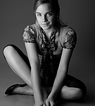 Filename=EEW_2005shoot_stephen_sullivan_womens_wear_daily_012.jpg
Filesize=1599KiB
Dimensions=1908x2867
Date added=Mar 13, 2026 EEW_2005shoot_stephen_sullivan_womens_wear_daily_012.jpg