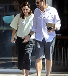 EEW_2019candid_aug13_out_for_lunch_in_santa_monica_ca_006.jpg